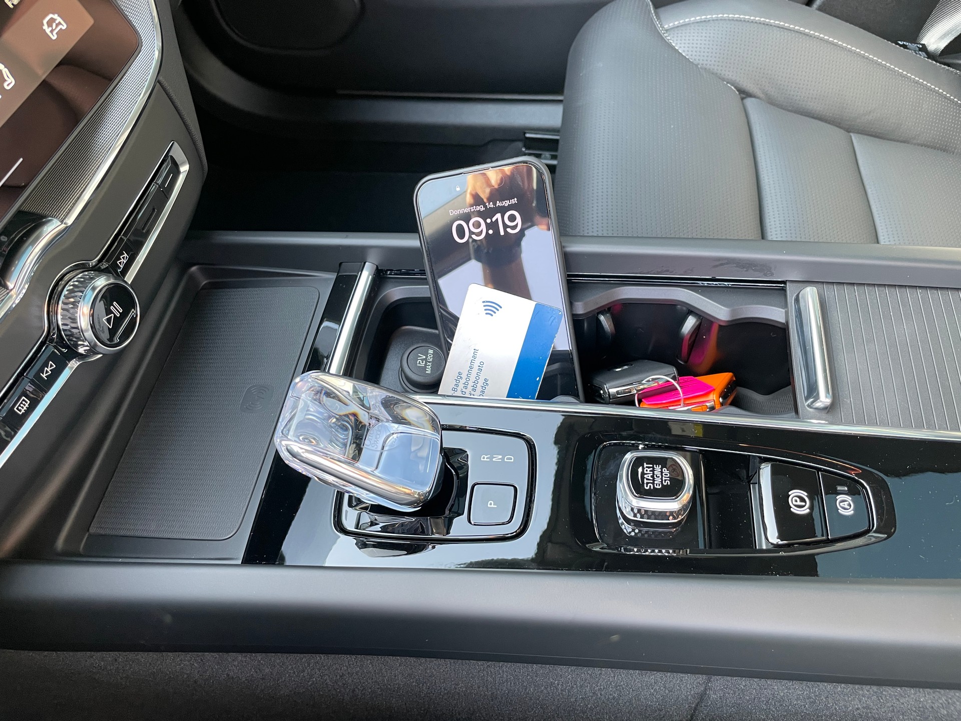 VOLVO XC60 T6 eAWD PluginHybrid Ultra Dark Geartronic-image-22