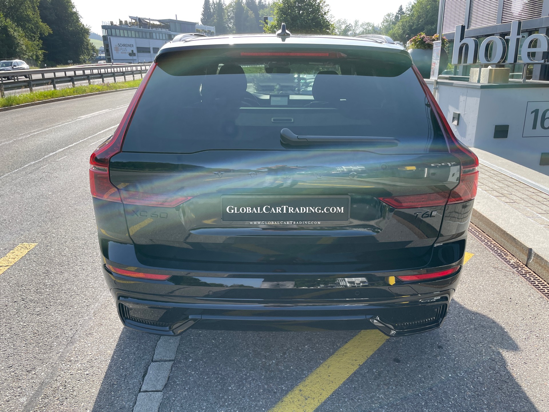 VOLVO XC60 T6 eAWD PluginHybrid Ultra Dark Geartronic-image-6