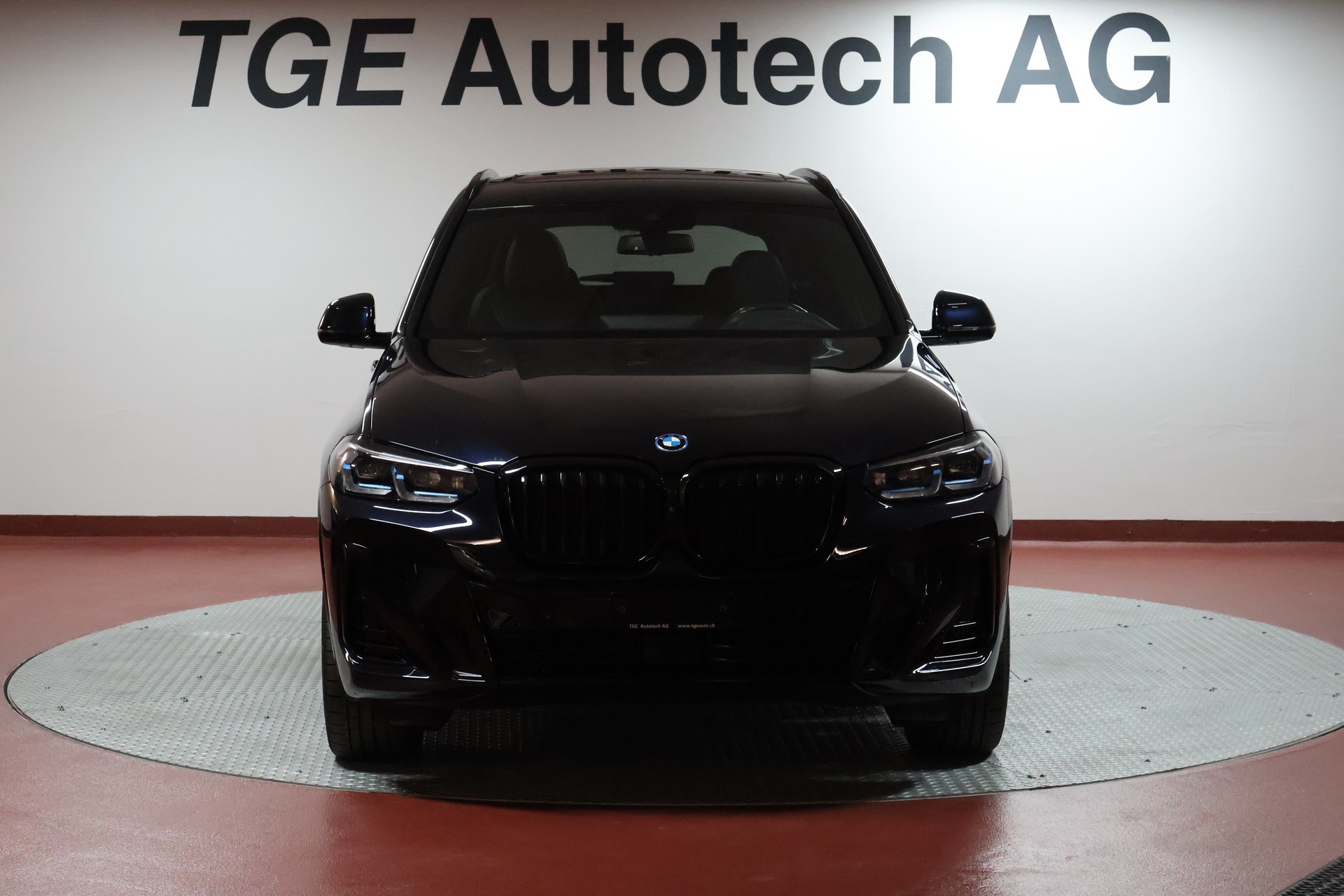 BMW X3 xDrive 30e M Sport-showroom-element-1