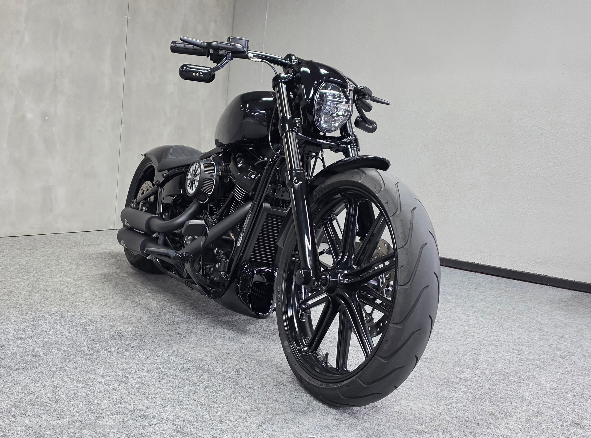 HARLEY-DAVIDSON FXBRS Breakout 114 ABS-image-1