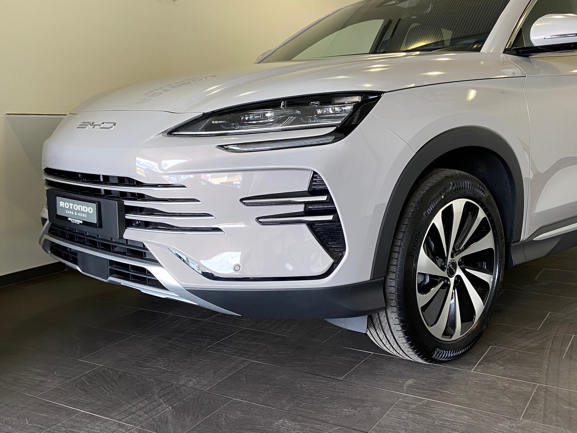 BYD Seal U DM-i Design AWD-showroom-element-2