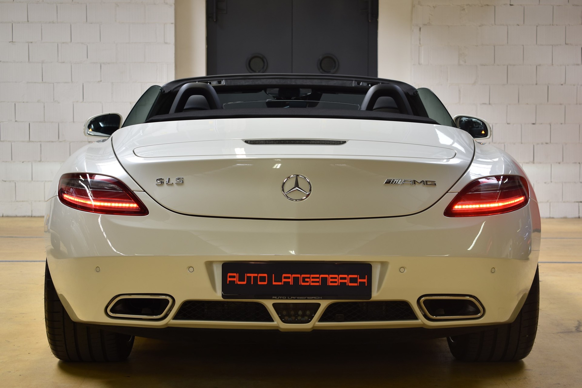 MERCEDES-BENZ SLS 63 AMG Speedshift-image-13