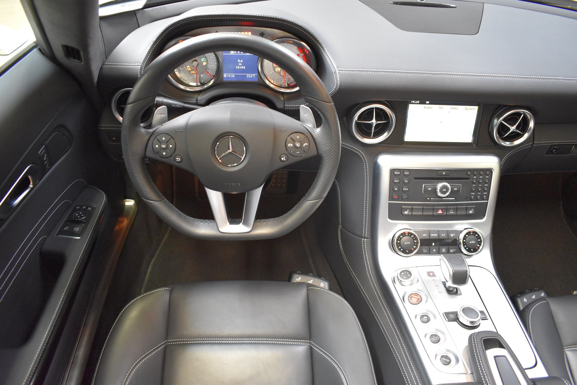 MERCEDES-BENZ SLS 63 AMG Speedshift-image-19