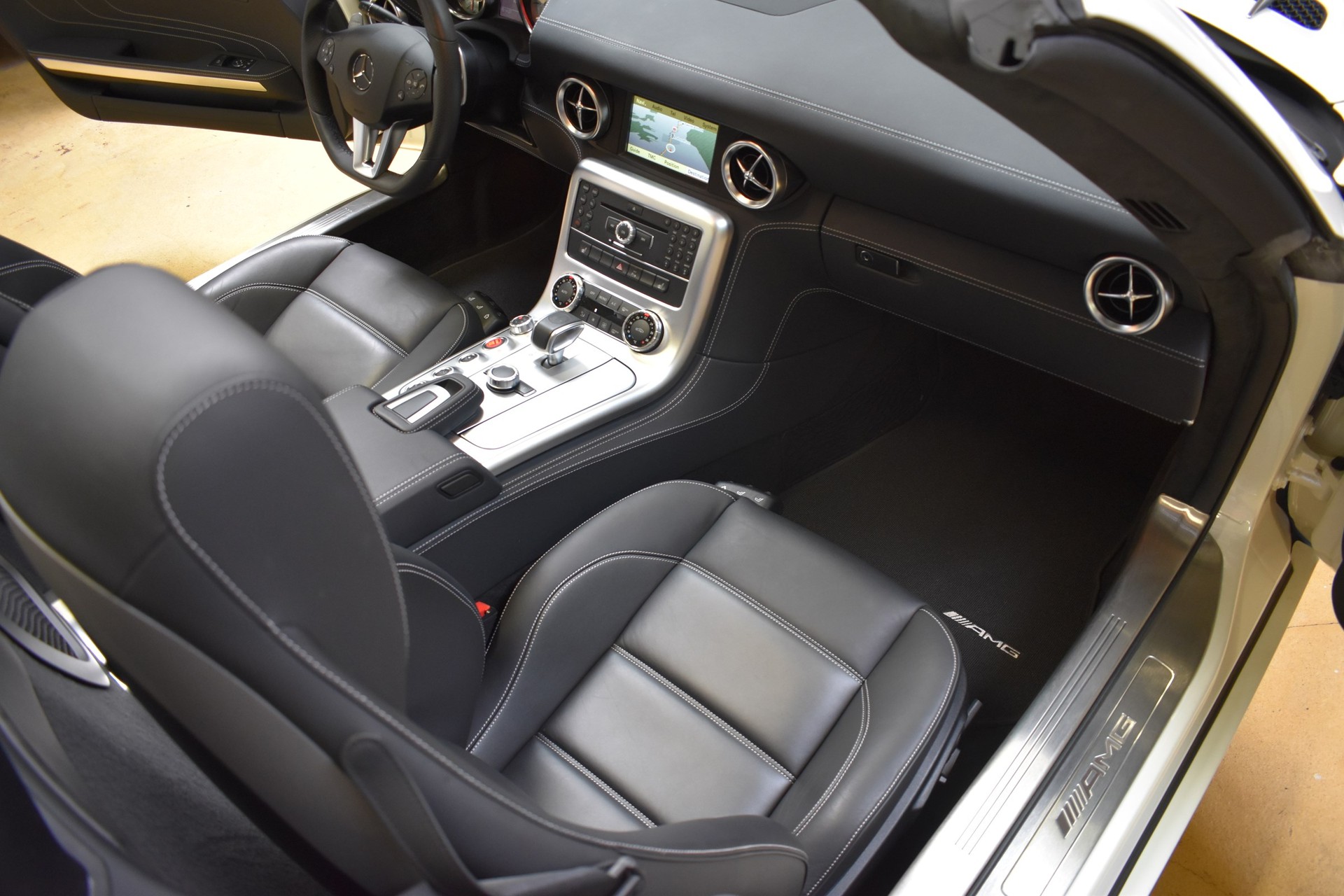 MERCEDES-BENZ SLS 63 AMG Speedshift-image-22