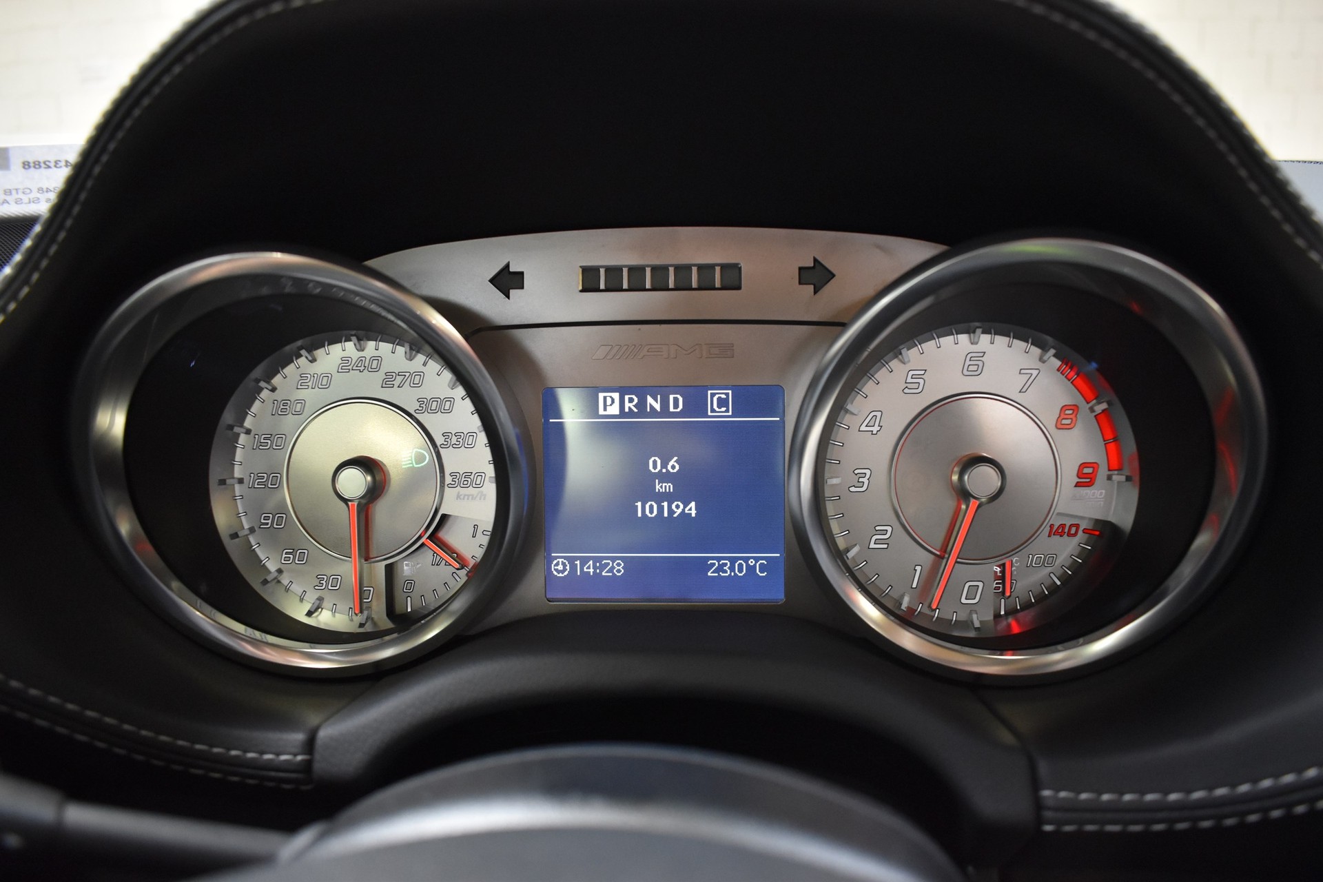 MERCEDES-BENZ SLS 63 AMG Speedshift-image-25