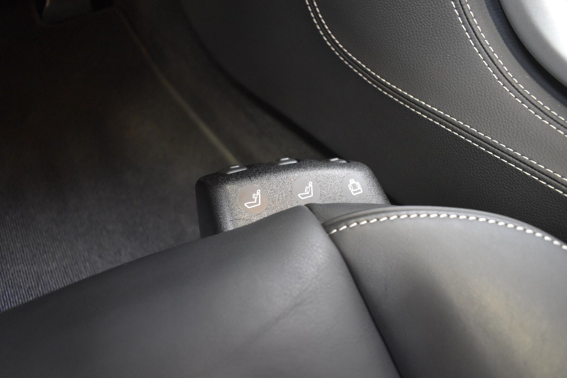 MERCEDES-BENZ SLS 63 AMG Speedshift-image-29