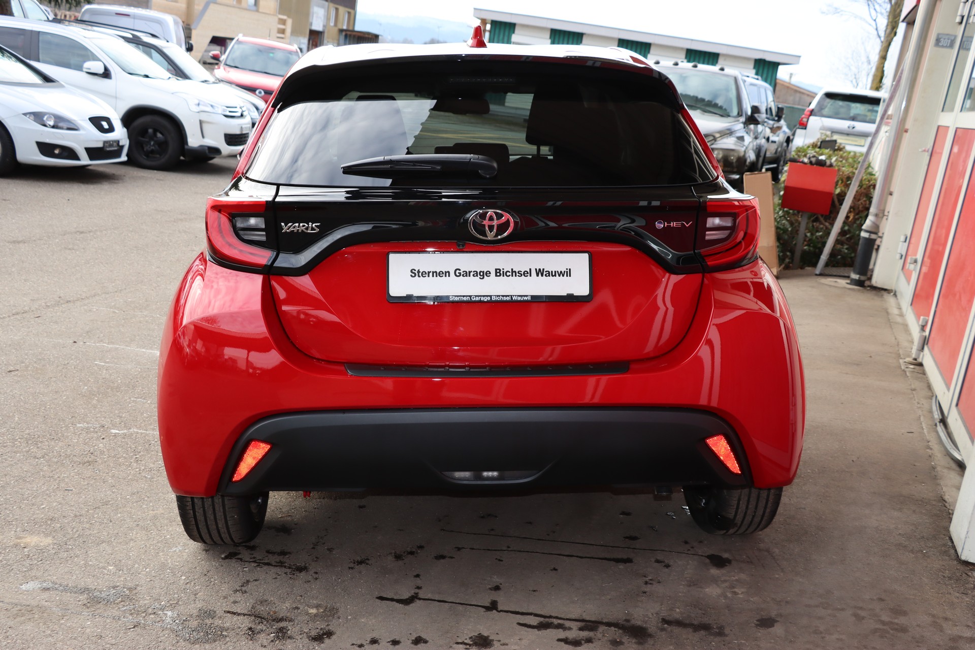 TOYOTA Yaris 1.5 Trend e-CVT-image-8