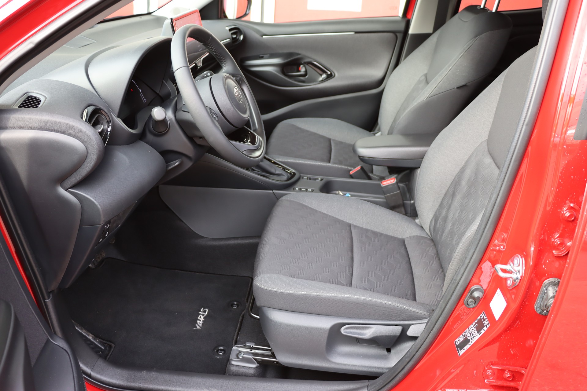 TOYOTA Yaris 1.5 Trend e-CVT-image-11