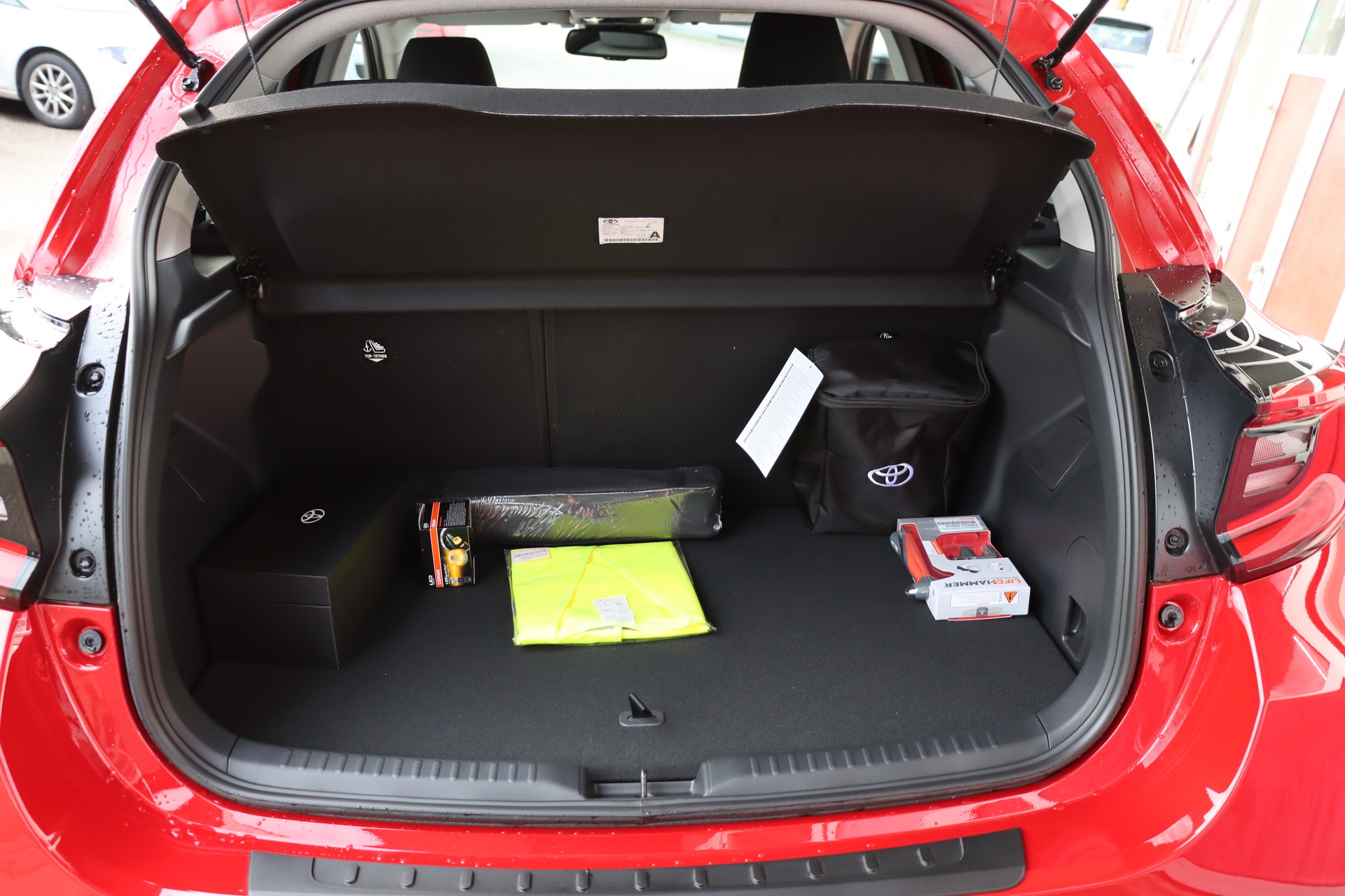 TOYOTA Yaris 1.5 Trend e-CVT-image-9