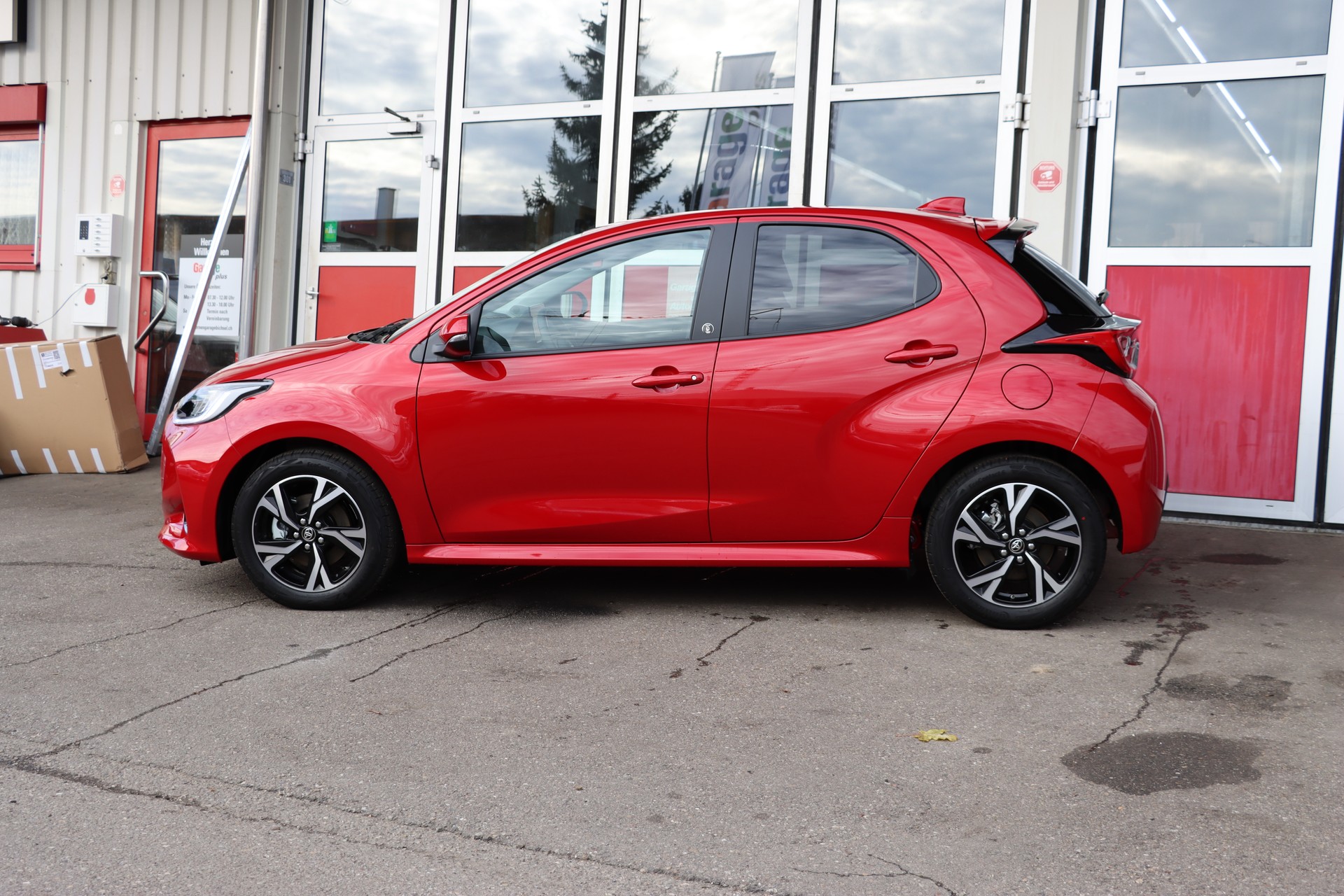 TOYOTA Yaris 1.5 Trend e-CVT-image-5