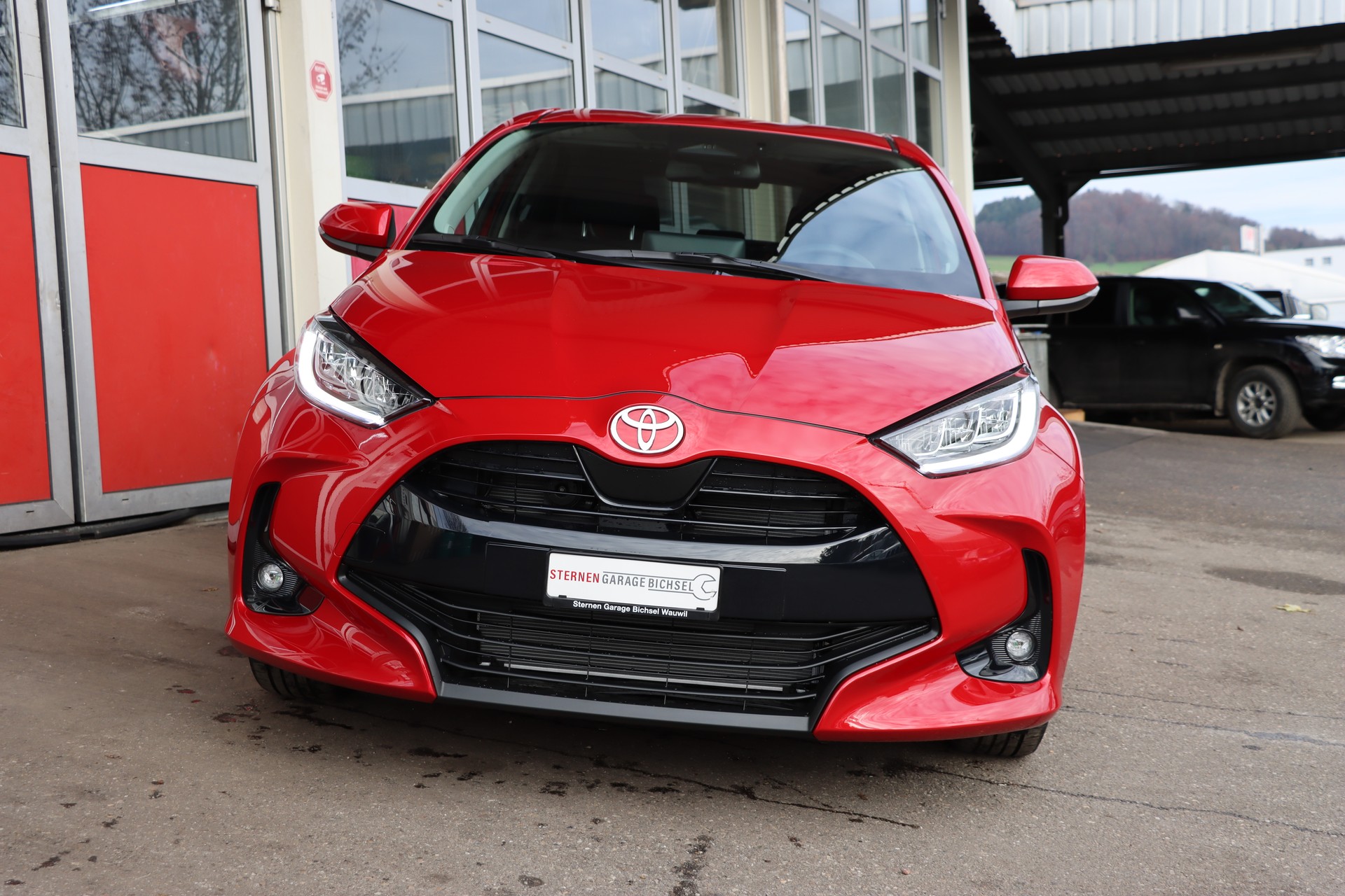 TOYOTA Yaris 1.5 Trend e-CVT-showroom-element-2