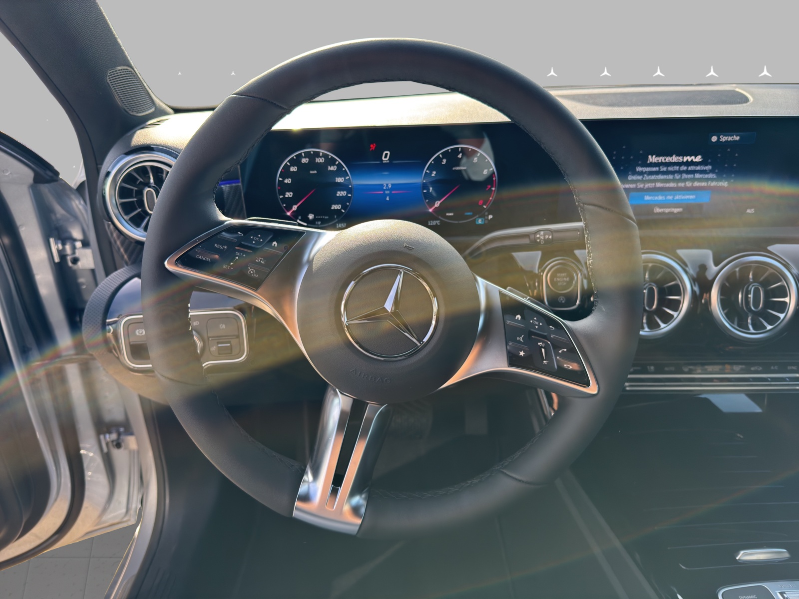 MERCEDES-BENZ A 200 Night Star 7G-DCT-image-9