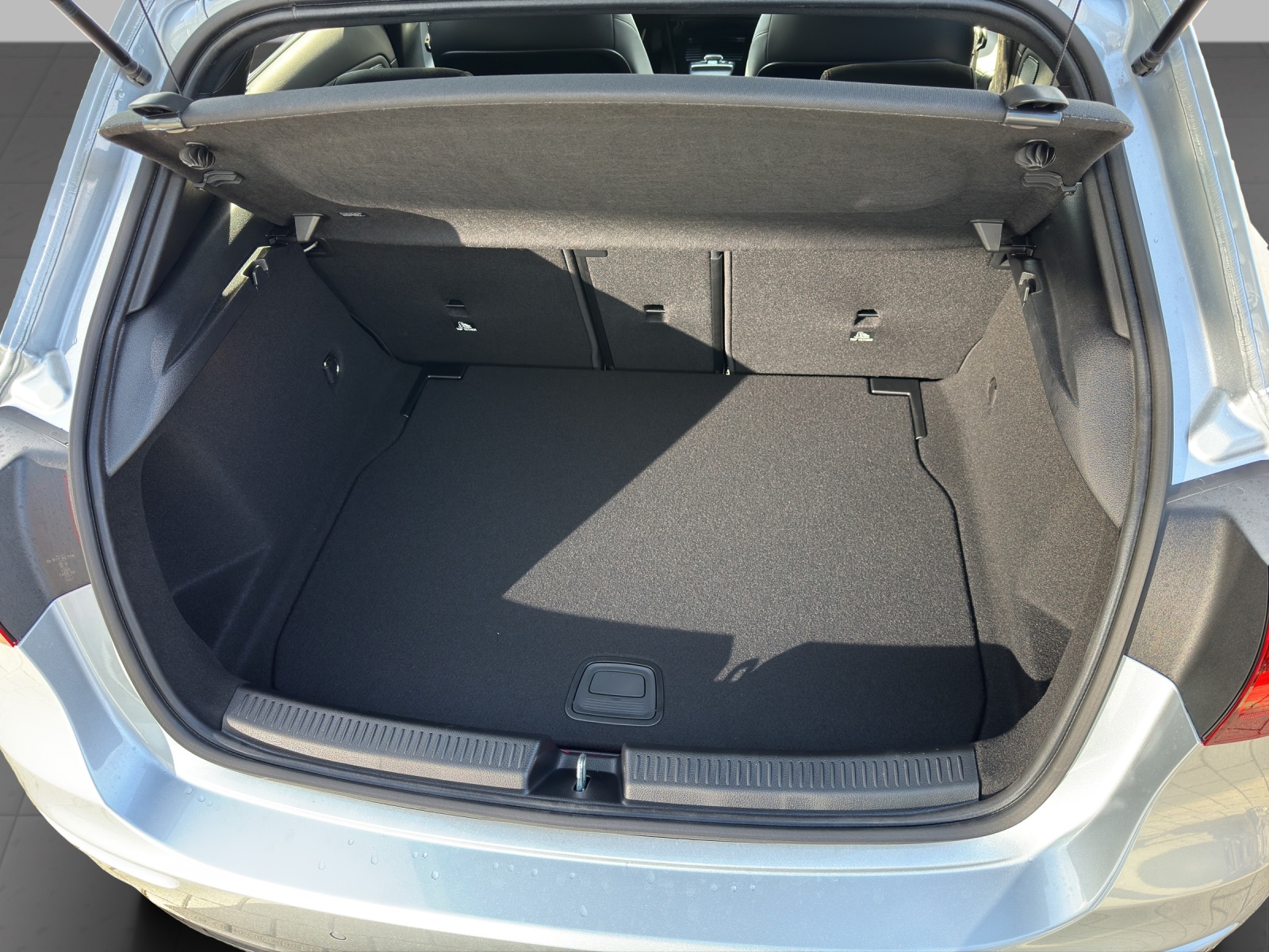 MERCEDES-BENZ A 200 Night Star 7G-DCT-image-6