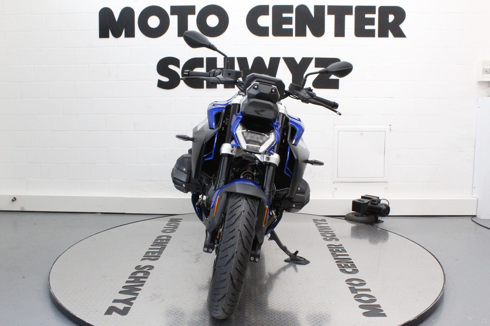 BMW R 1300 R-image-2