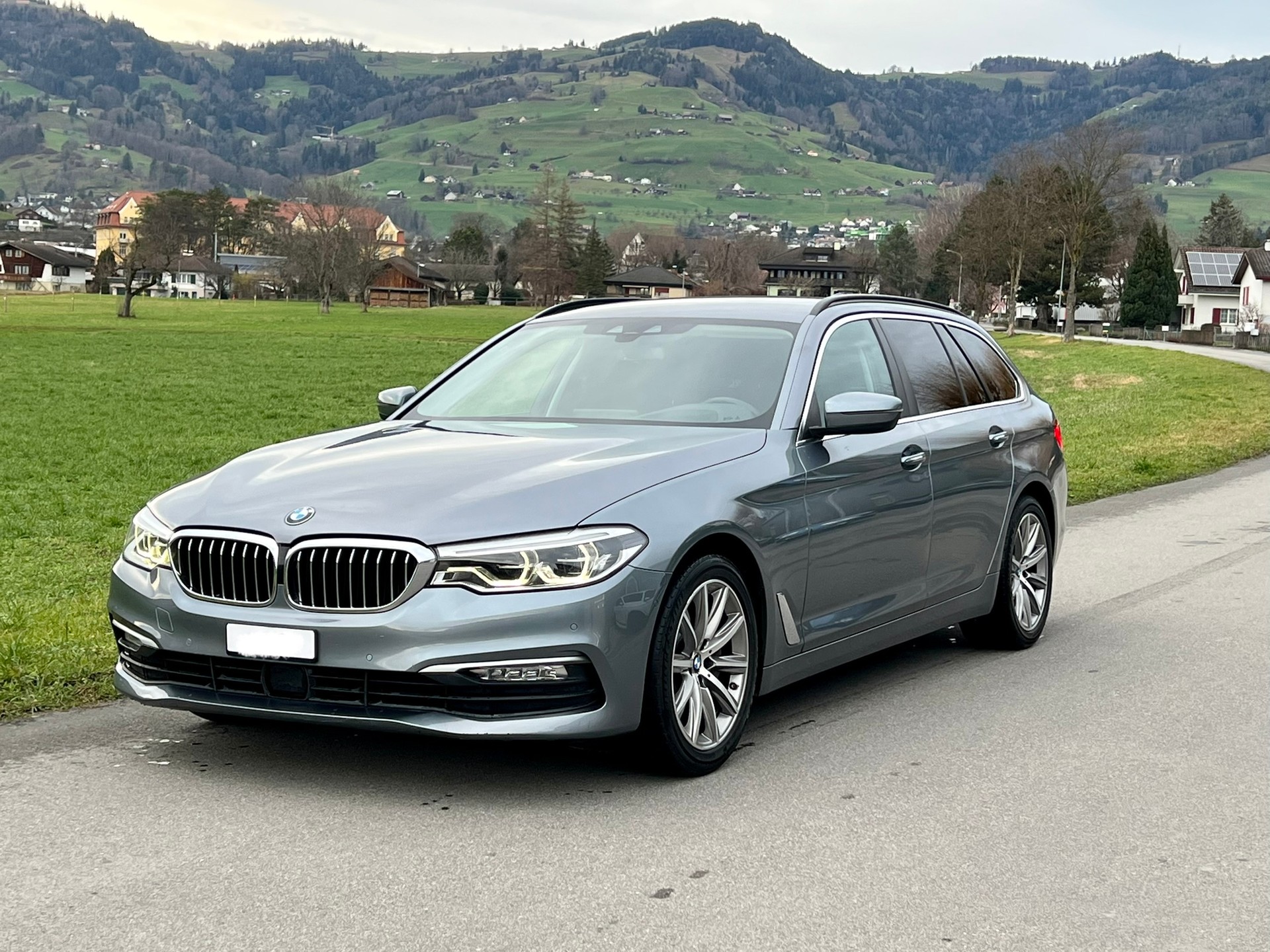 BMW 530d xDrive Touring Sport Line Steptronic