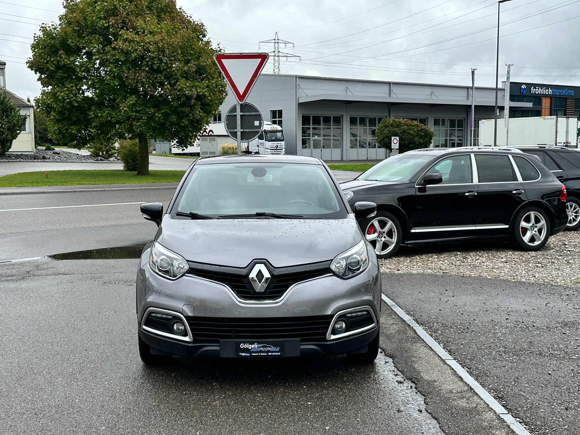 RENAULT Captur 1.2 T 16V Privilège EDC-image-8
