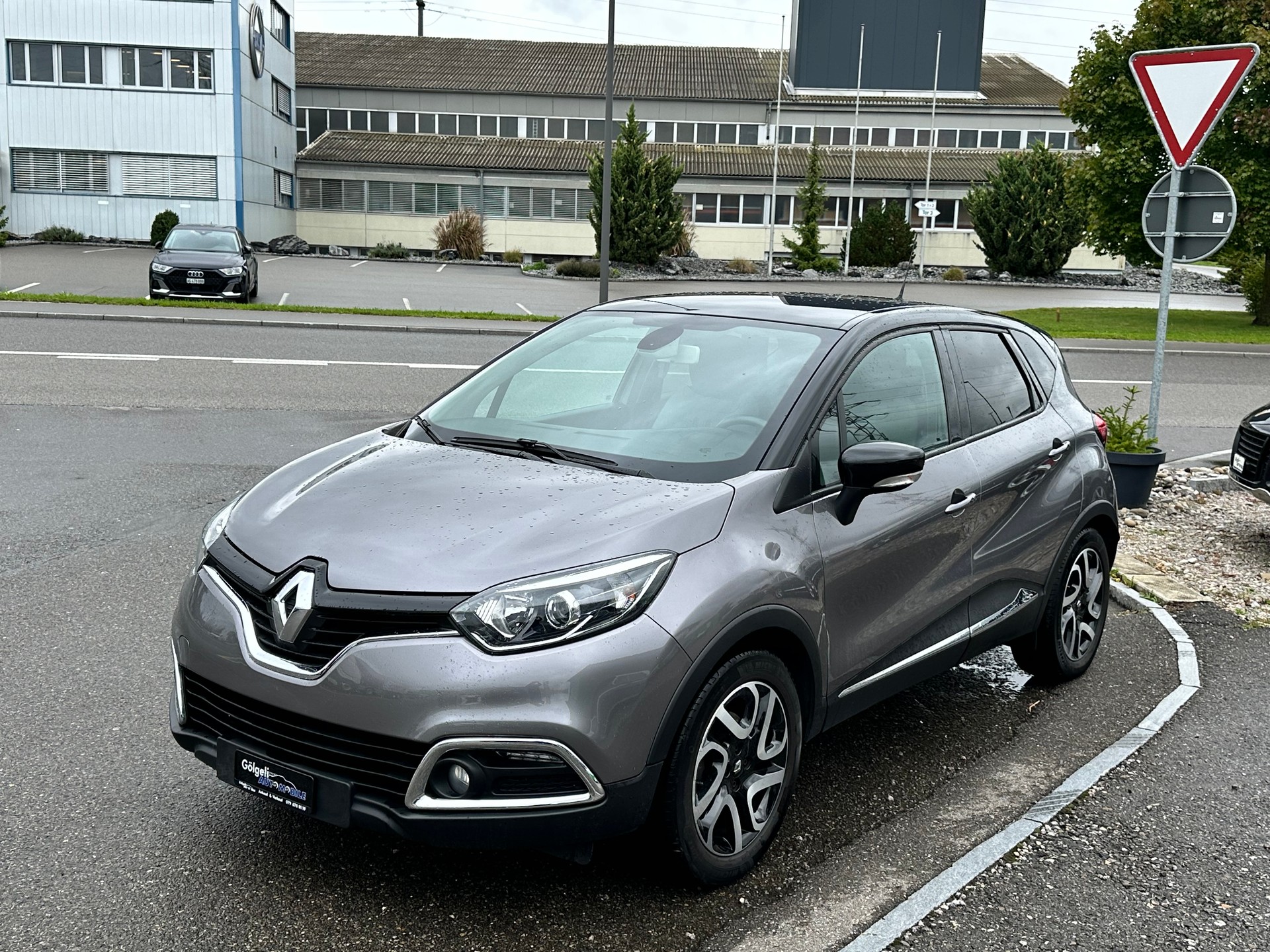 RENAULT Captur 1.2 T 16V Privilège EDC