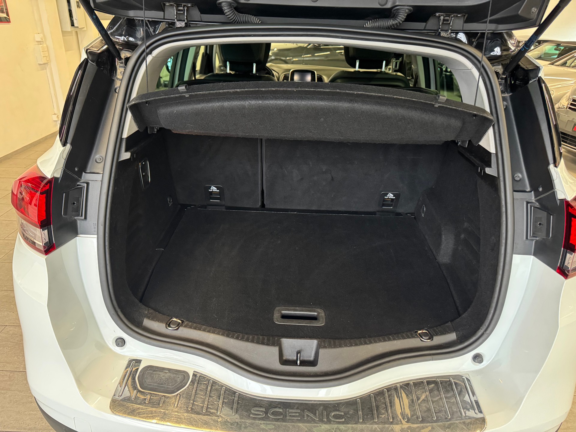 RENAULT Scénic 1.6 dCi Bose EDC-image-25