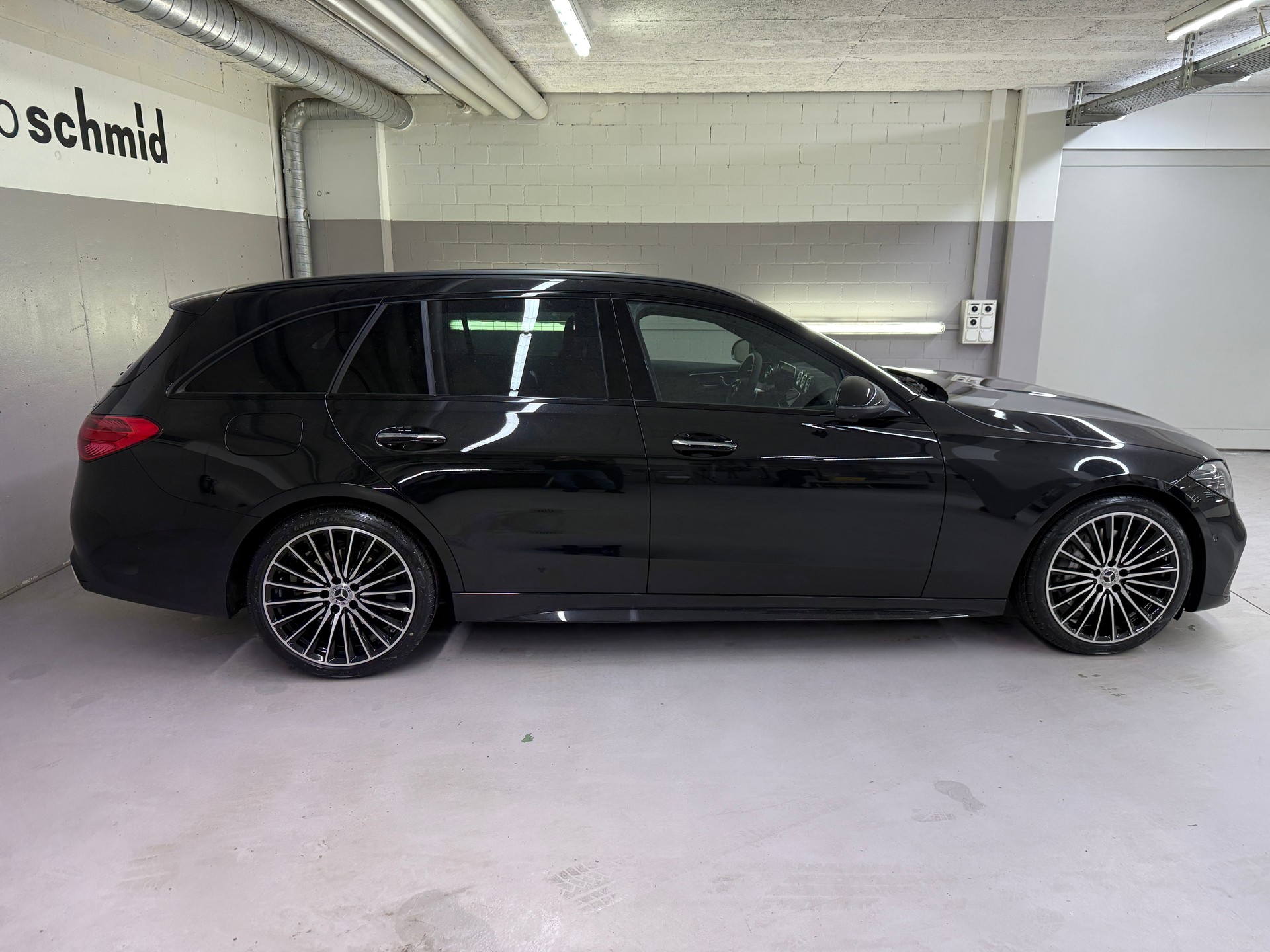 MERCEDES-BENZ C 300 4MATIC T-Modell-showroom-element-2