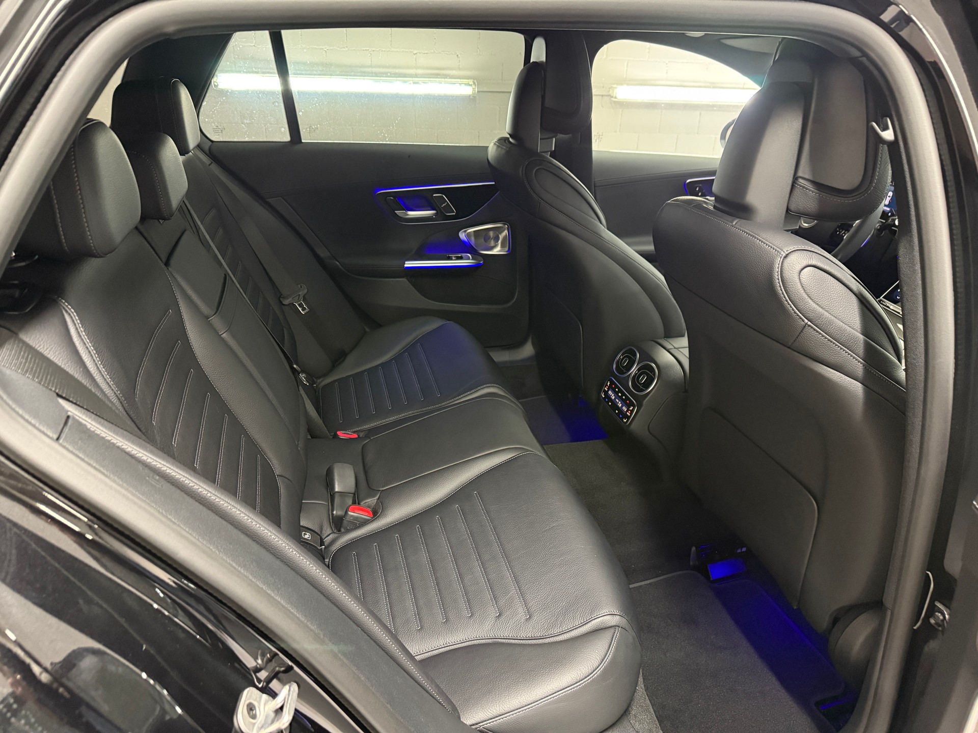 MERCEDES-BENZ C 300 4MATIC T-Modell-image-8