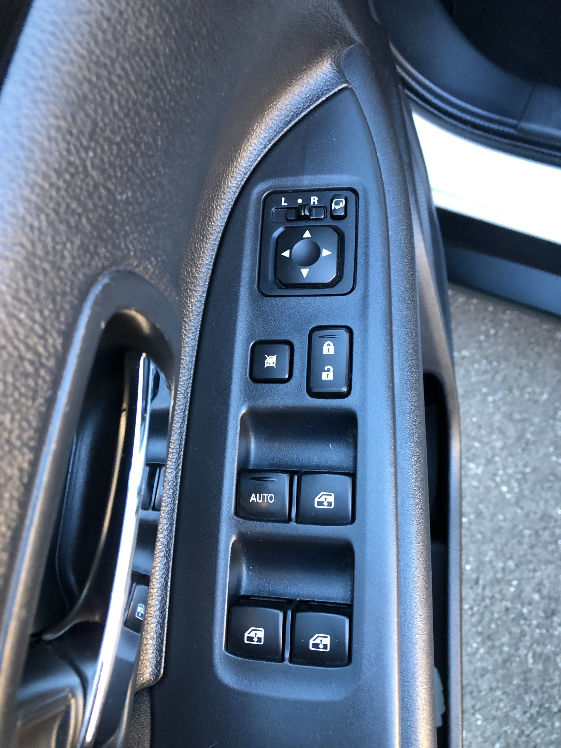 MITSUBISHI Outlander 2.0 BlackLine 4WD CVT-image-10
