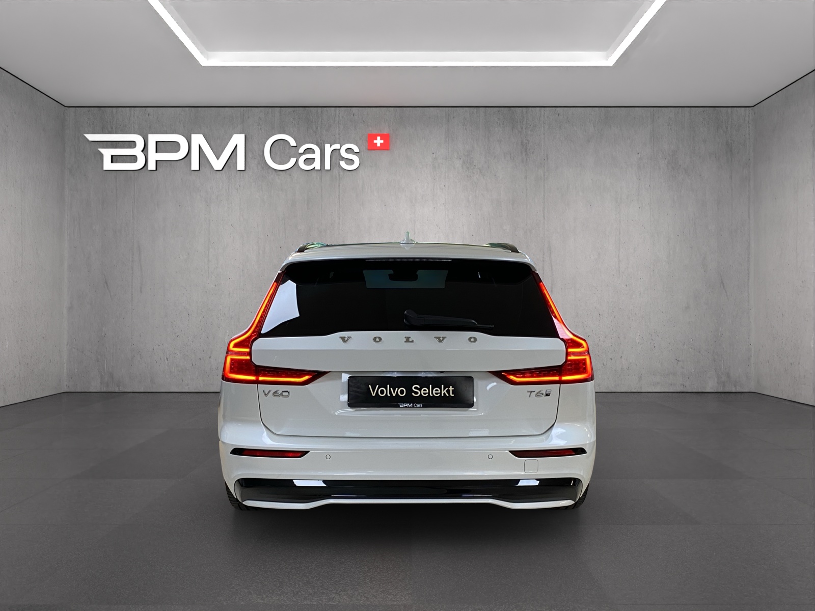 VOLVO V60 2.0 T6 TE Plus Dark eAWD Business-showroom-element-3