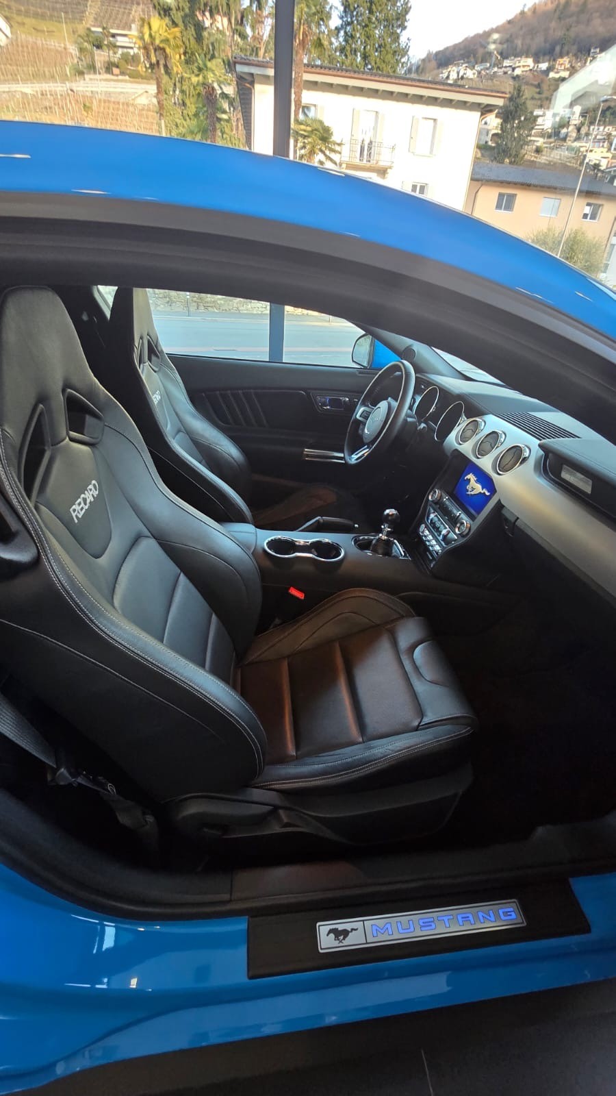 FORD Mustang Fastback 5.0 V8 GT Blue Edition-image-10
