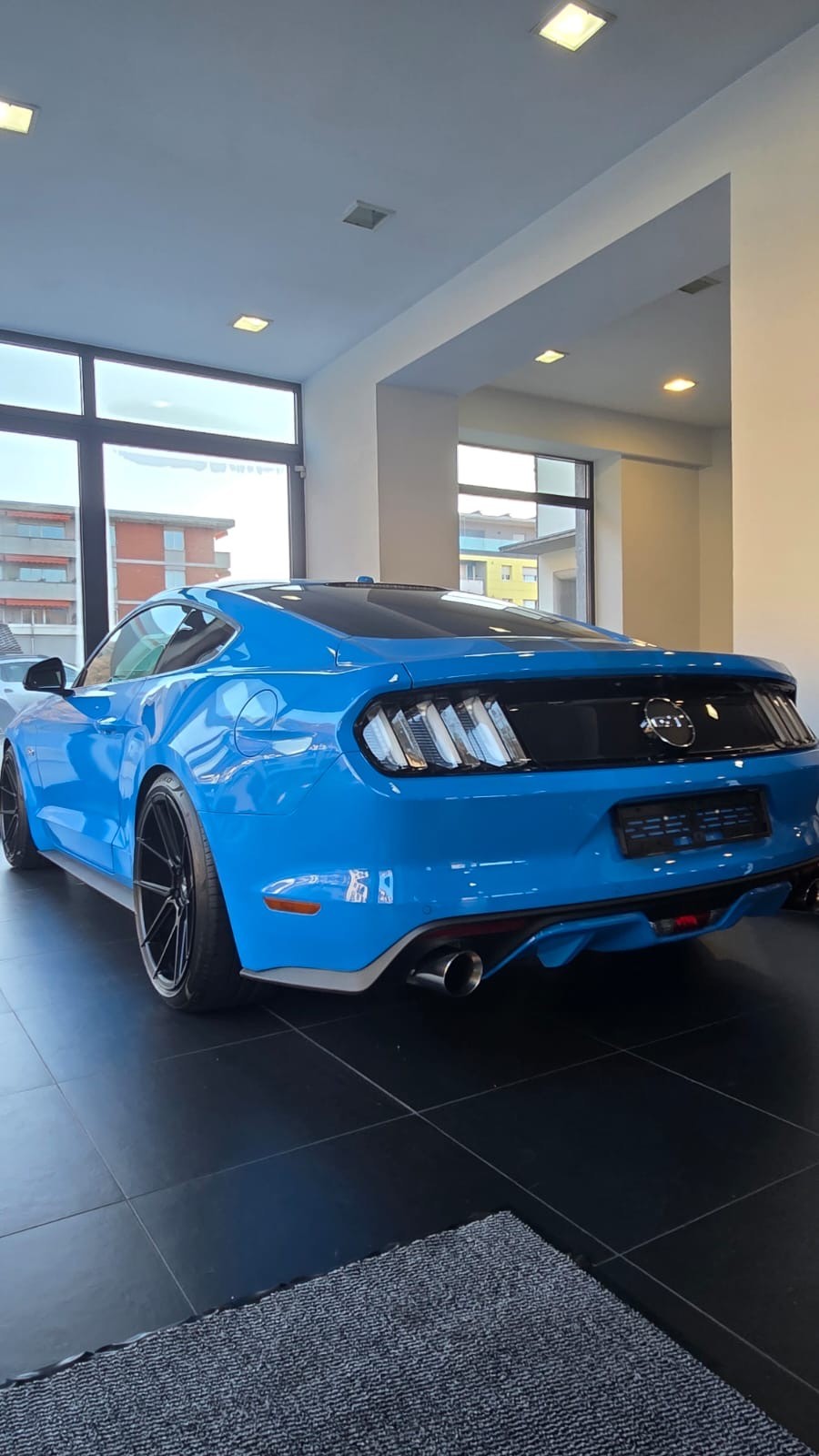 FORD Mustang Fastback 5.0 V8 GT Blue Edition