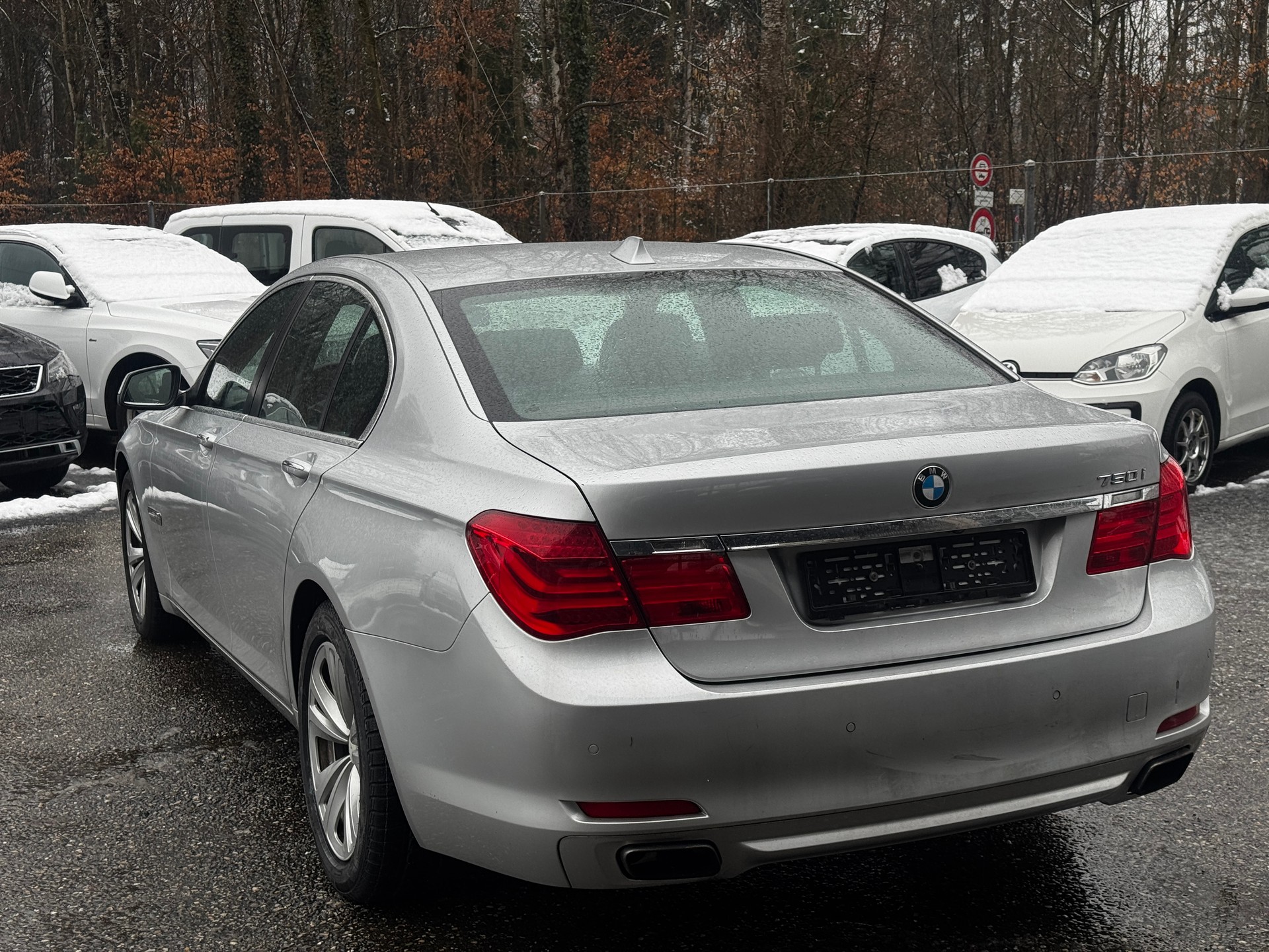 BMW 750i xDrive-image-5