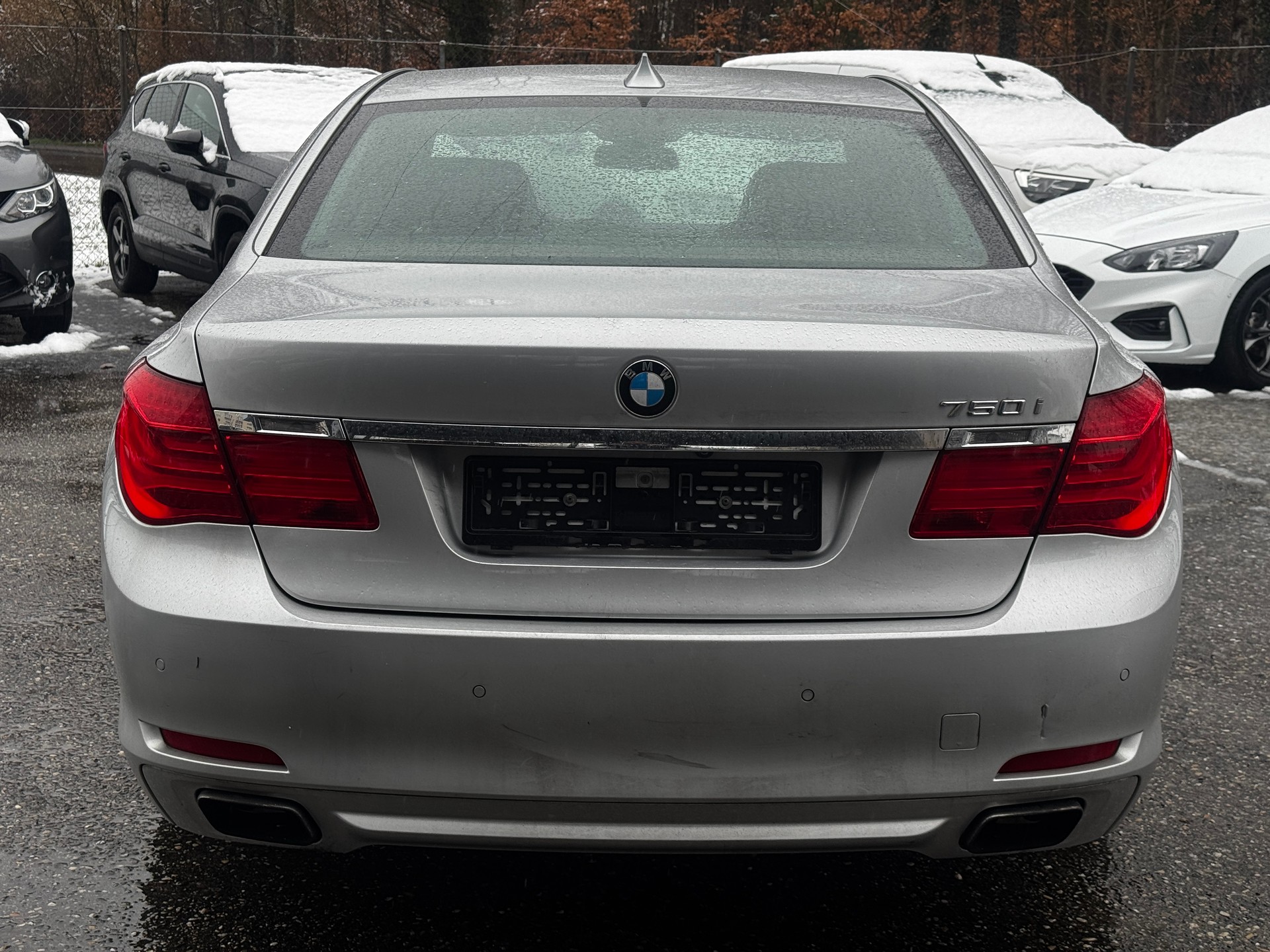 BMW 750i xDrive-image-4