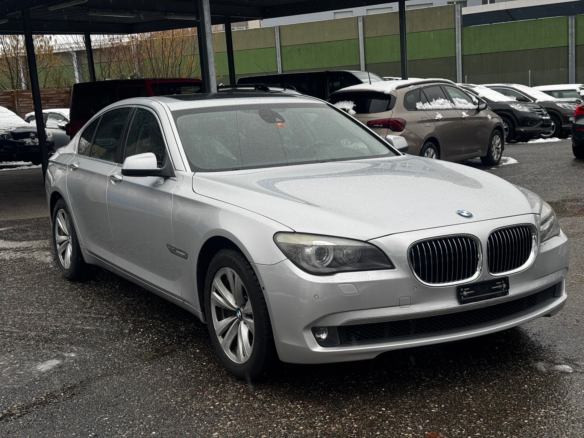 BMW 750i xDrive-image-2