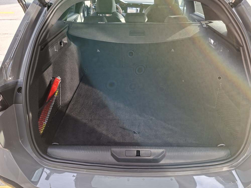 PEUGEOT 308 SW 1.6 PHEV 180 GT-image-7