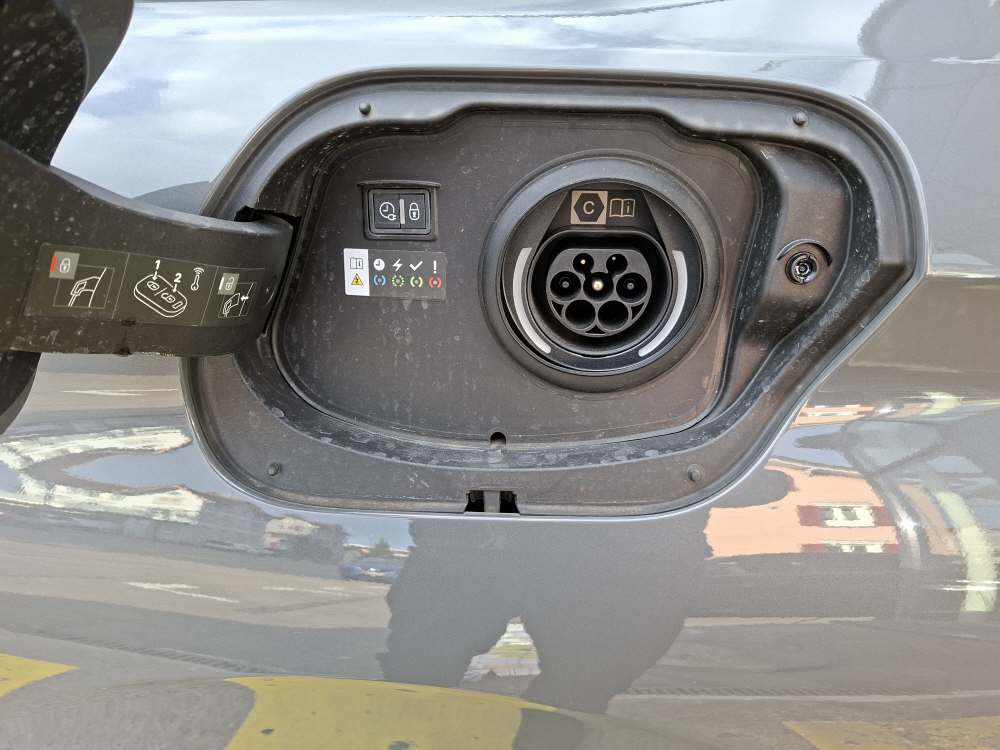 PEUGEOT 308 SW 1.6 PHEV 180 GT-image-15