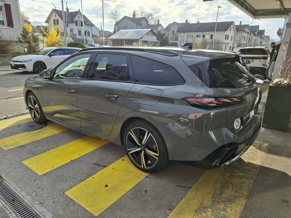 PEUGEOT 308 SW 1.6 PHEV 180 GT-image-8
