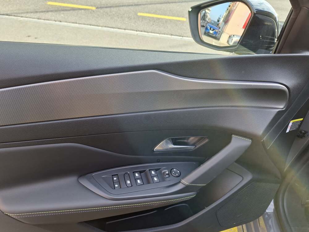 PEUGEOT 308 SW 1.6 PHEV 180 GT-image-12