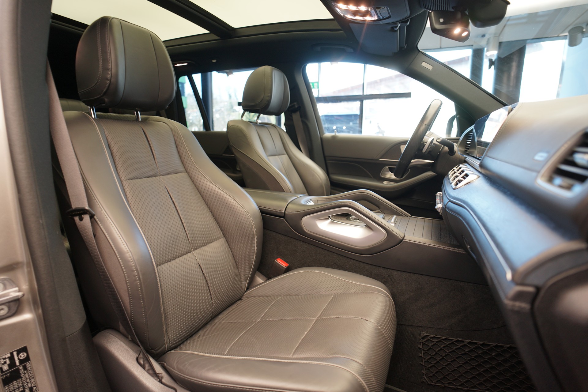 MERCEDES-BENZ GLS 400 d 4Matic AMG Line 9G-Tronic-image-19