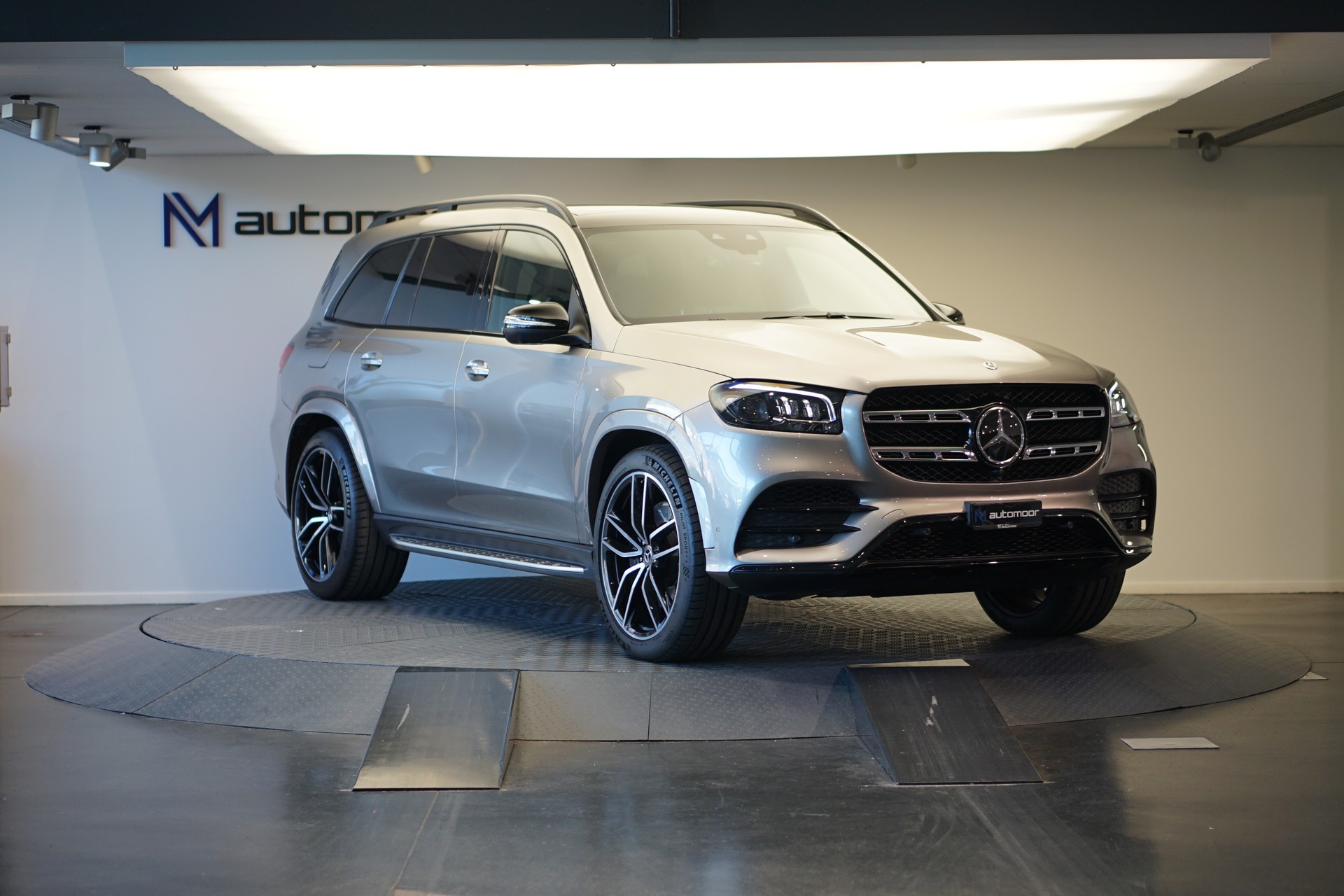 MERCEDES-BENZ GLS 400 d 4Matic AMG Line 9G-Tronic-showroom-element-2