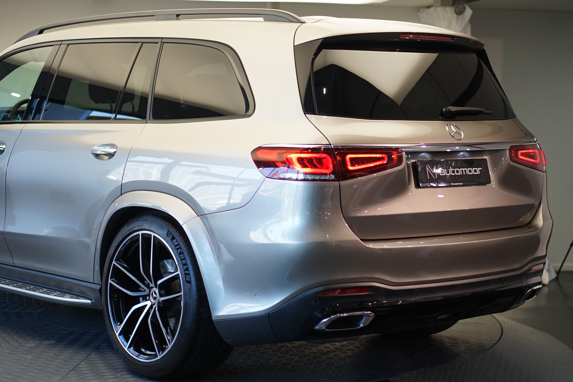 MERCEDES-BENZ GLS 400 d 4Matic AMG Line 9G-Tronic-image-40