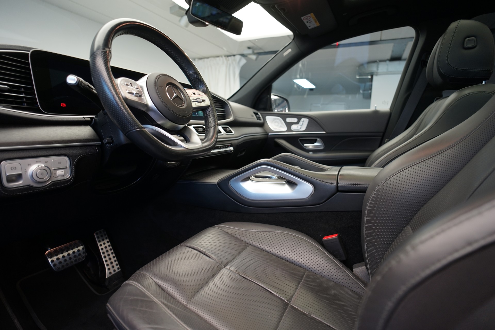 MERCEDES-BENZ GLS 400 d 4Matic AMG Line 9G-Tronic-image-16