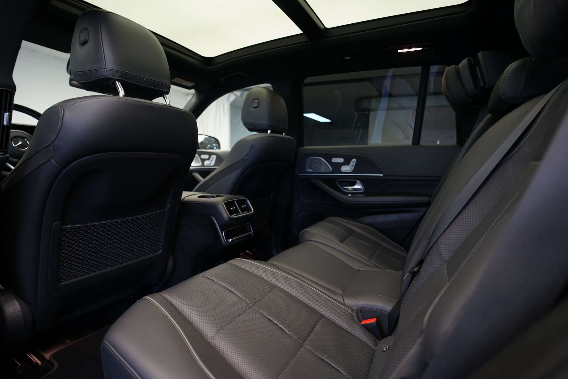 MERCEDES-BENZ GLS 400 d 4Matic AMG Line 9G-Tronic-image-22