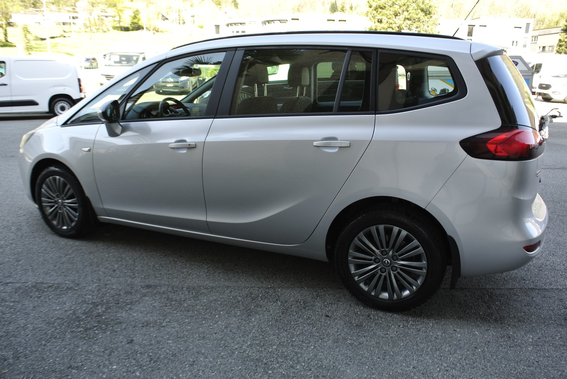 OPEL Zafira Tourer 1.6i 16V CNG Turbo Active Edition-image-8