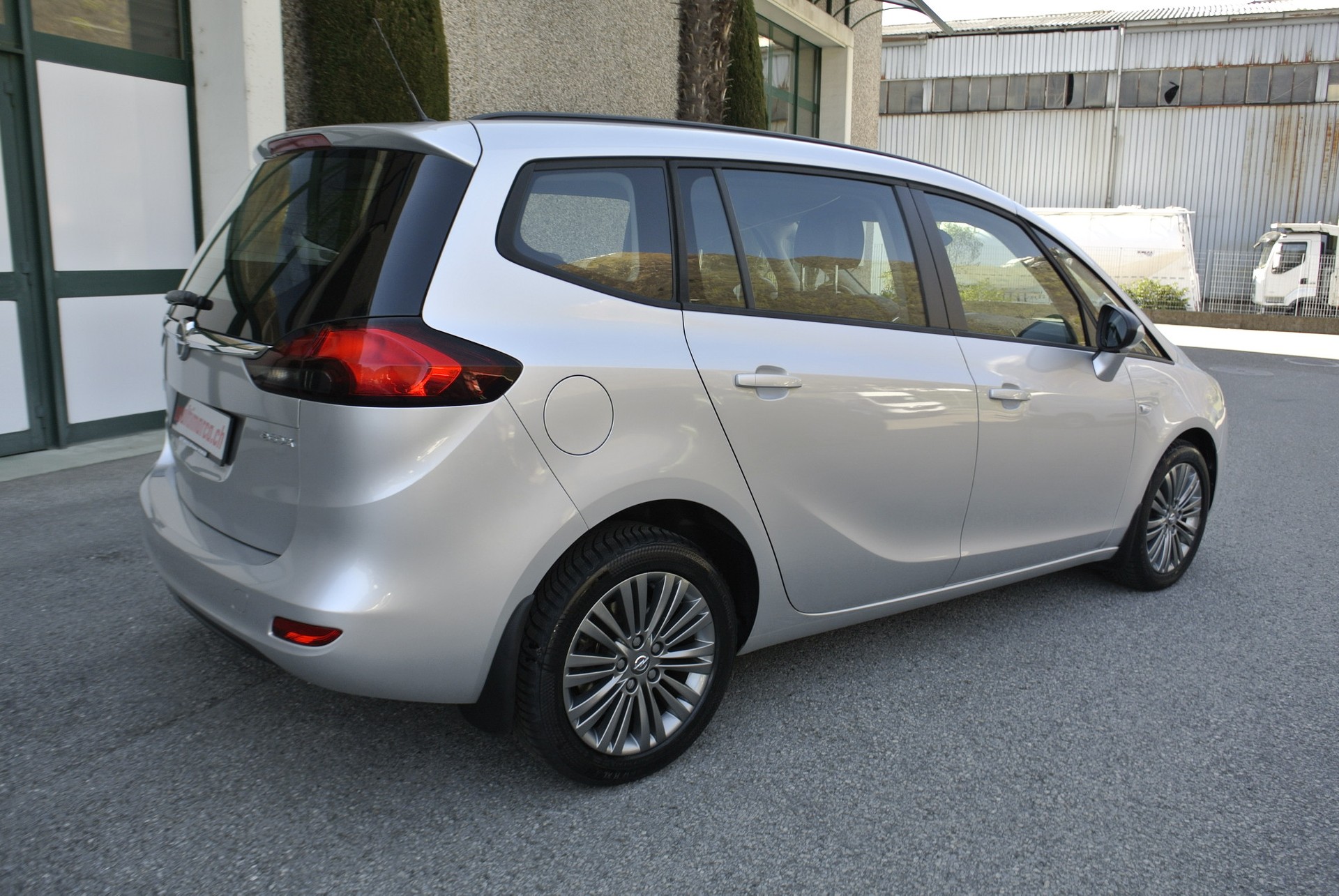 OPEL Zafira Tourer 1.6i 16V CNG Turbo Active Edition-image-4