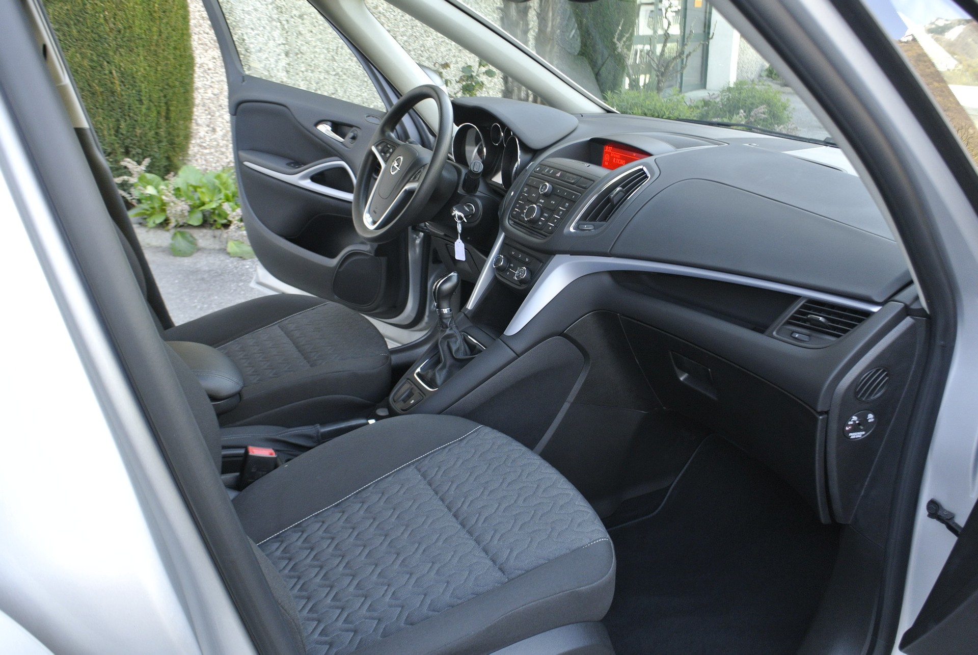 OPEL Zafira Tourer 1.6i 16V CNG Turbo Active Edition-image-21