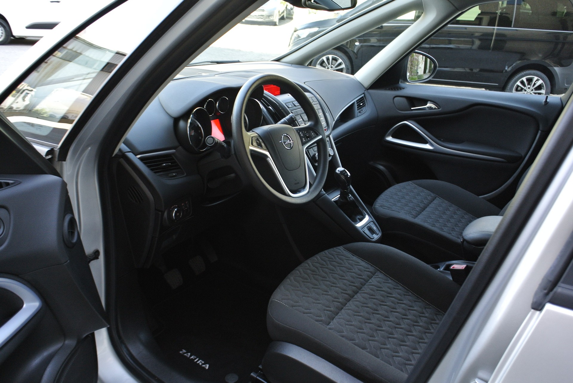 OPEL Zafira Tourer 1.6i 16V CNG Turbo Active Edition-image-11