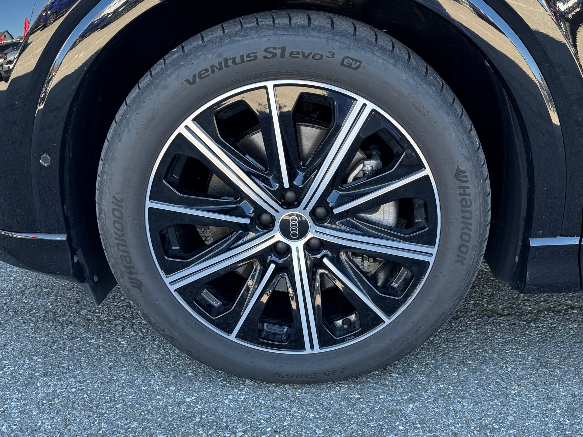 AUDI Q4 Sportback e-tron 45 Edition Swiss Ski quattro-image-5