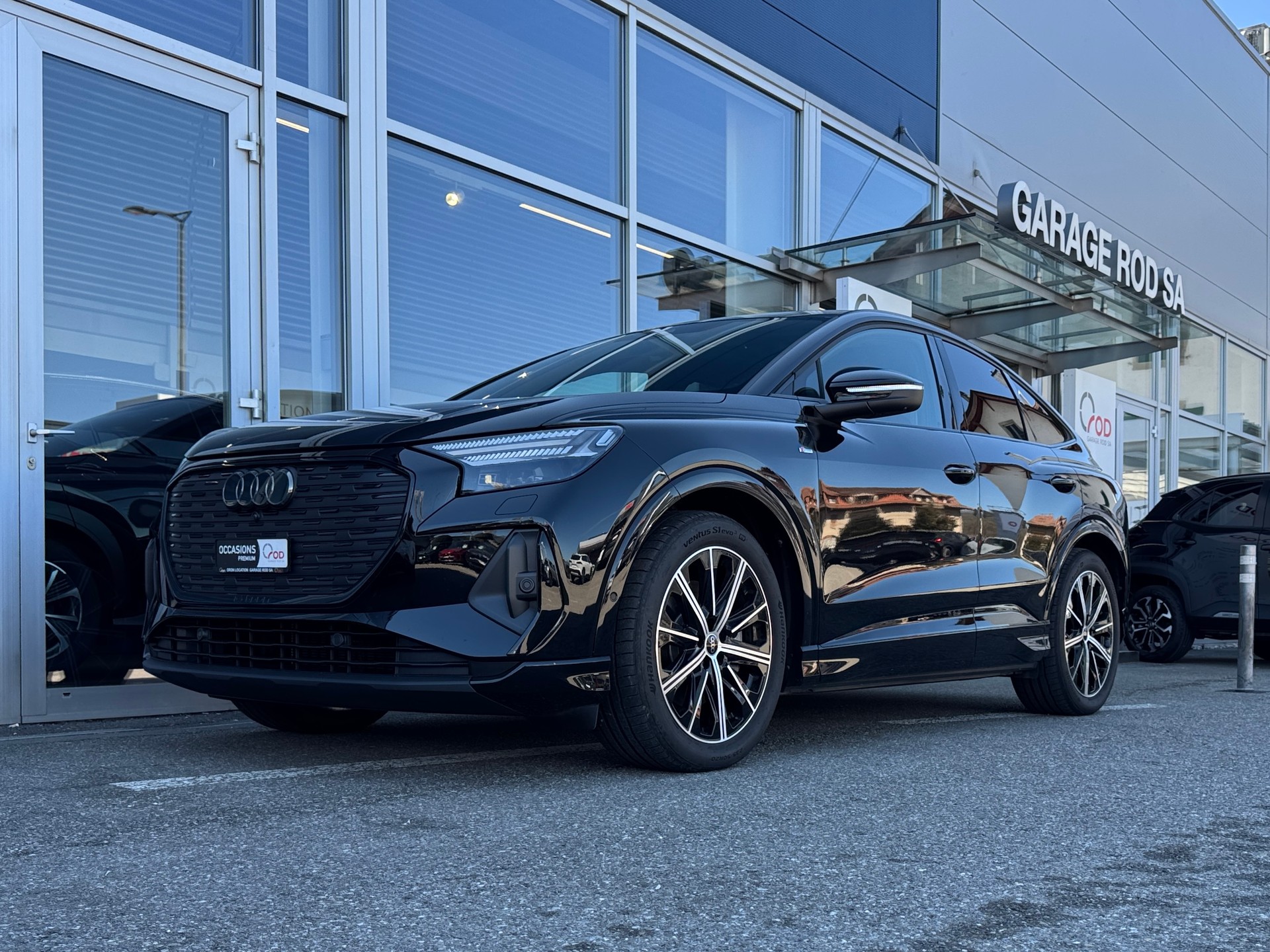 AUDI Q4 Sportback e-tron 45 Edition Swiss Ski quattro-showroom-element-1