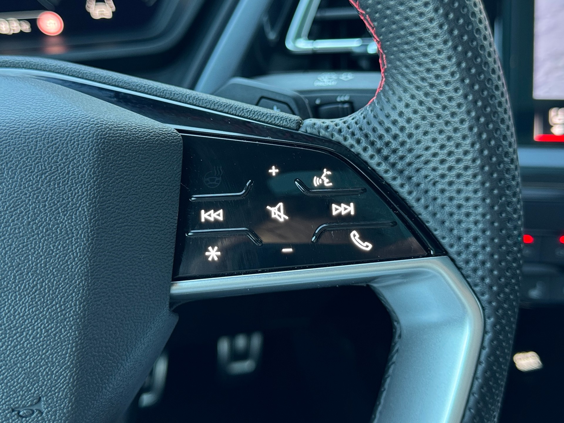 AUDI Q4 Sportback e-tron 45 Edition Swiss Ski quattro-image-22