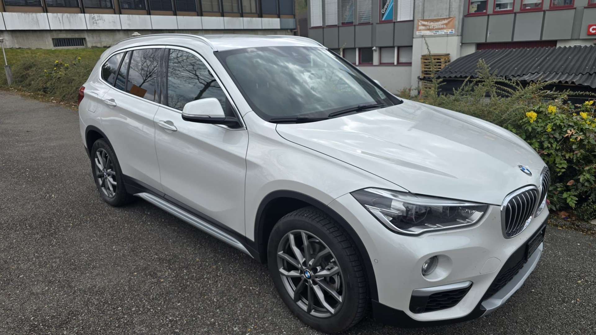 BMW X1 Drive 18d XLine Steptronic / HeadUP/Navi/SPORT FULL / Haman Kardon / ACC TEMPOMAT