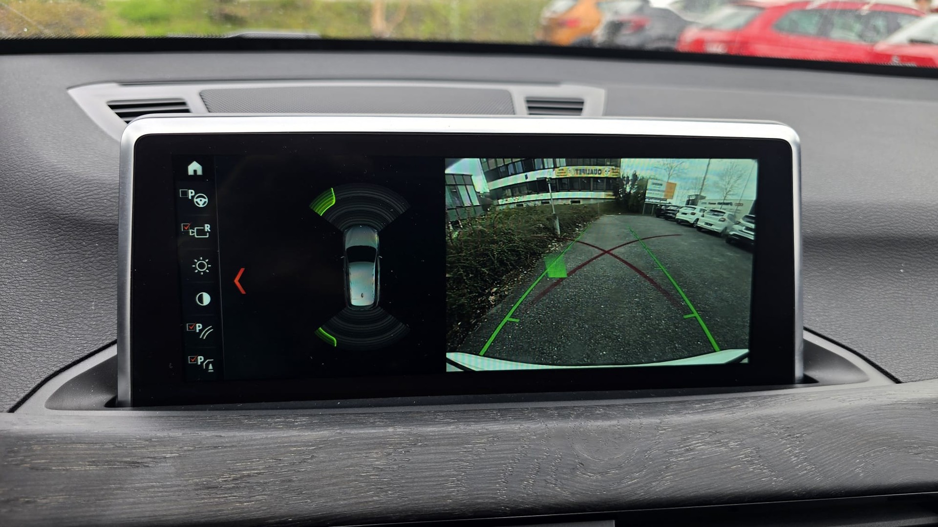 BMW X1 Drive 18d XLine Steptronic / HeadUP/Navi/SPORT FULL / Haman Kardon / ACC TEMPOMAT-image-6