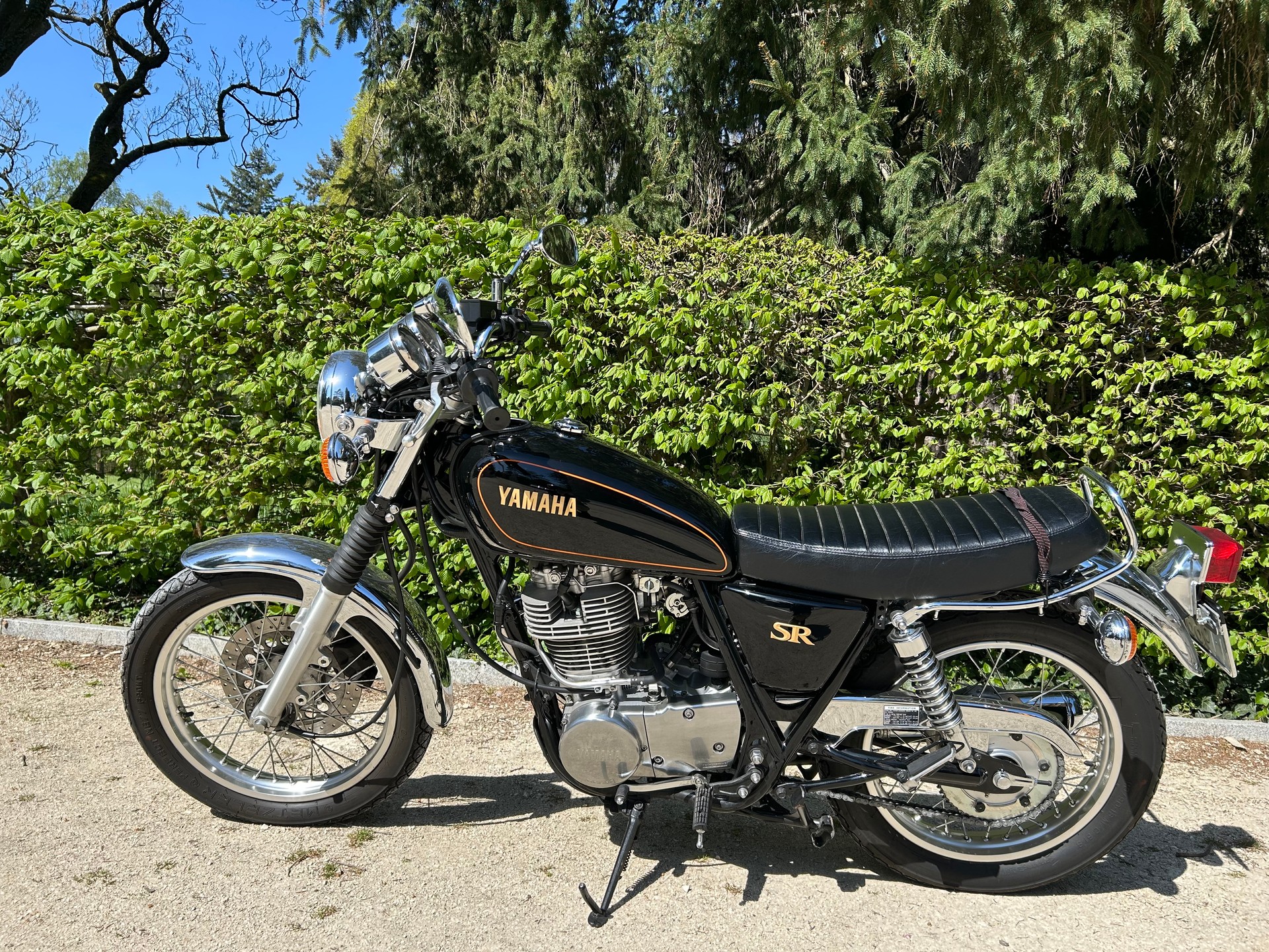 YAMAHA SR 400-image-4